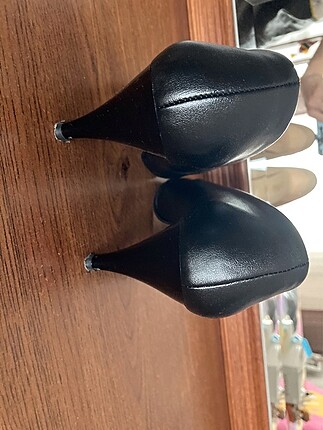 38 Beden Siyah Kısa Topuklu Stiletto