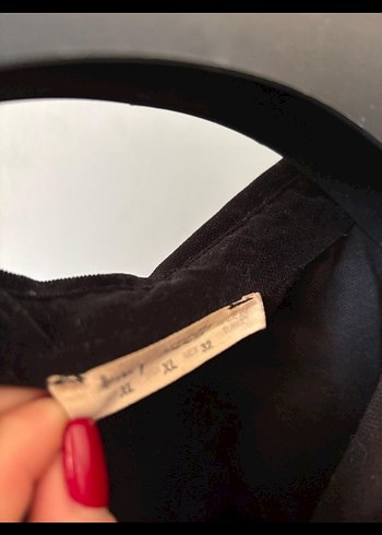 Siyah Düğmeli Gömlek - Görsel 4