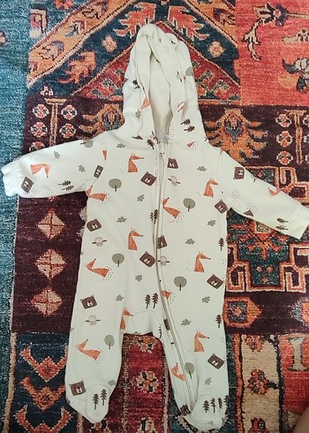Kapüşonlu Fermuarlı Renkli Desenli Bebek Tulumu