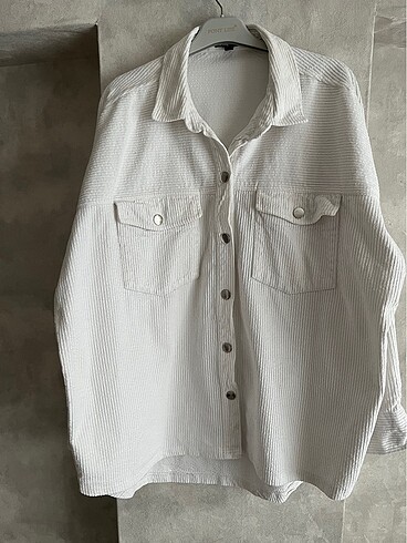 l Beden Mavi oversize beyaz ceket