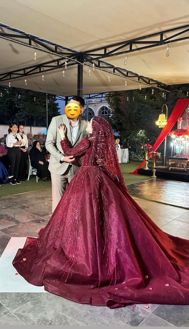 Kına Elbisesi Bordo Parlak V Yaka Uzun Kollu Drapeli Abiye - Görsel 2