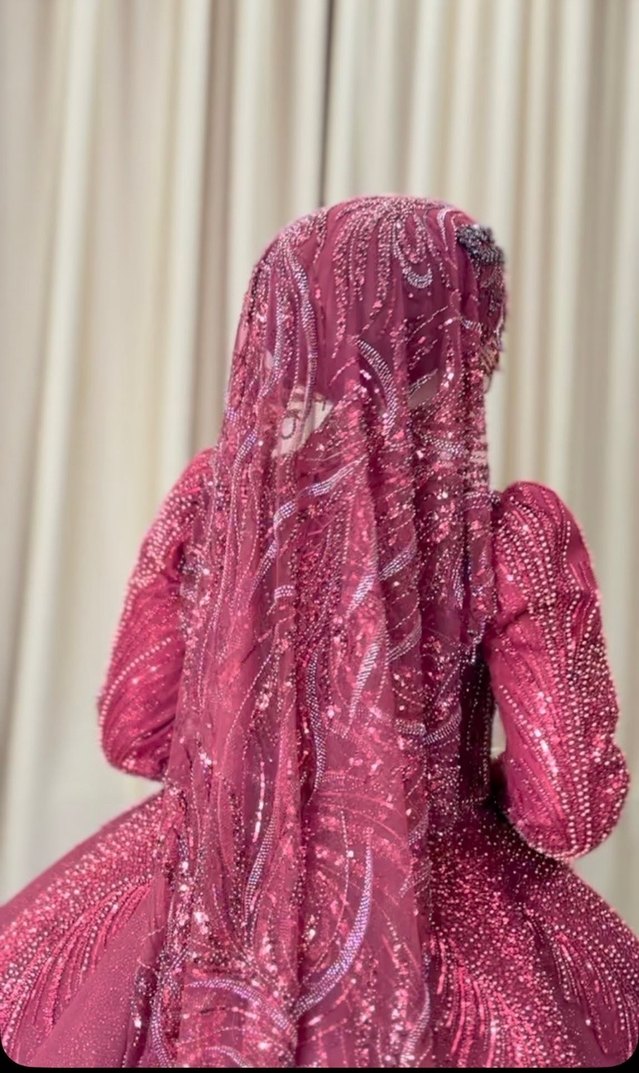 Kına Elbisesi Bordo Parlak V Yaka Uzun Kollu Drapeli Abiye - Görsel 3