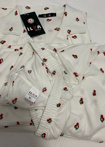Beyaz Kiraz Desenli Kadın Pijama Takımı - Görsel 2