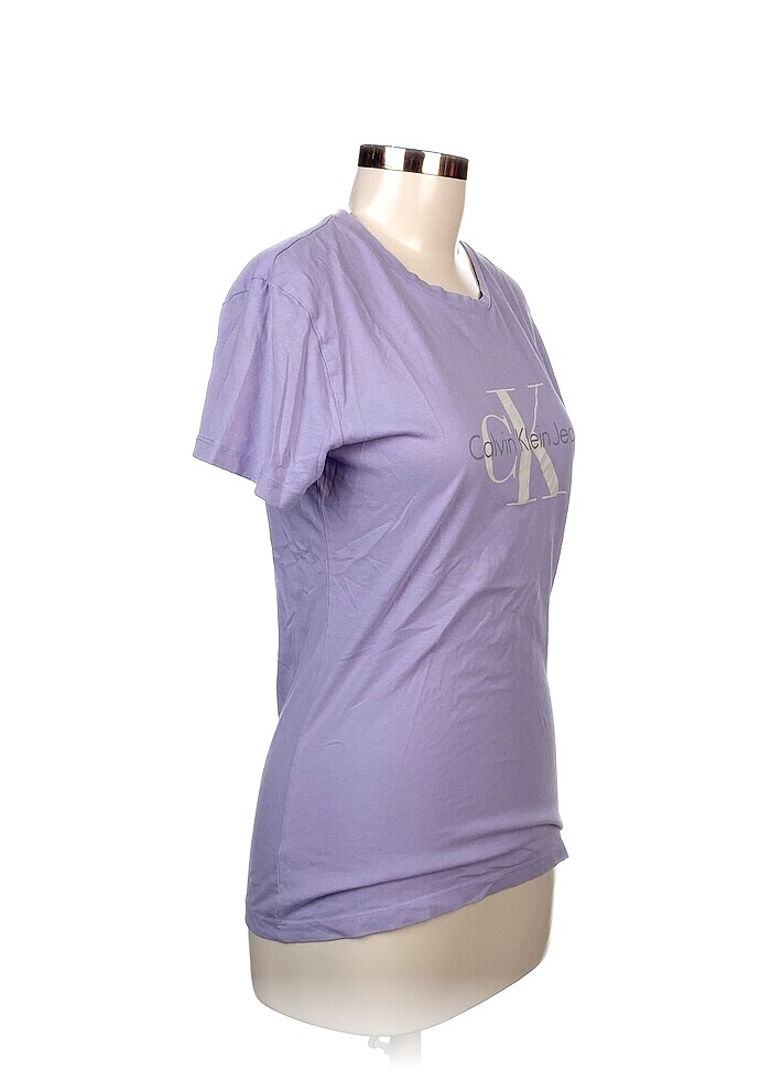 Calvin Klein T-shirt %70 İndirimli. - Görsel 2