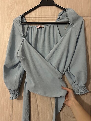 Zara Belden bağlamalı mavi crop gömlek