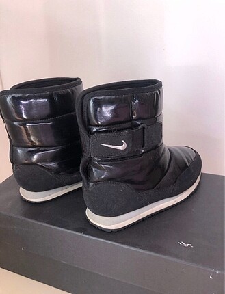 Nike Nike Bot