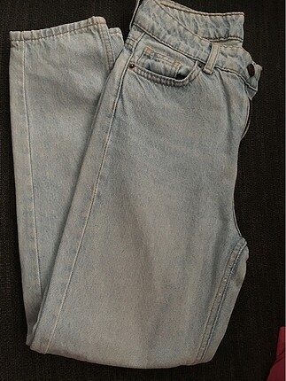 MOM JEAN
