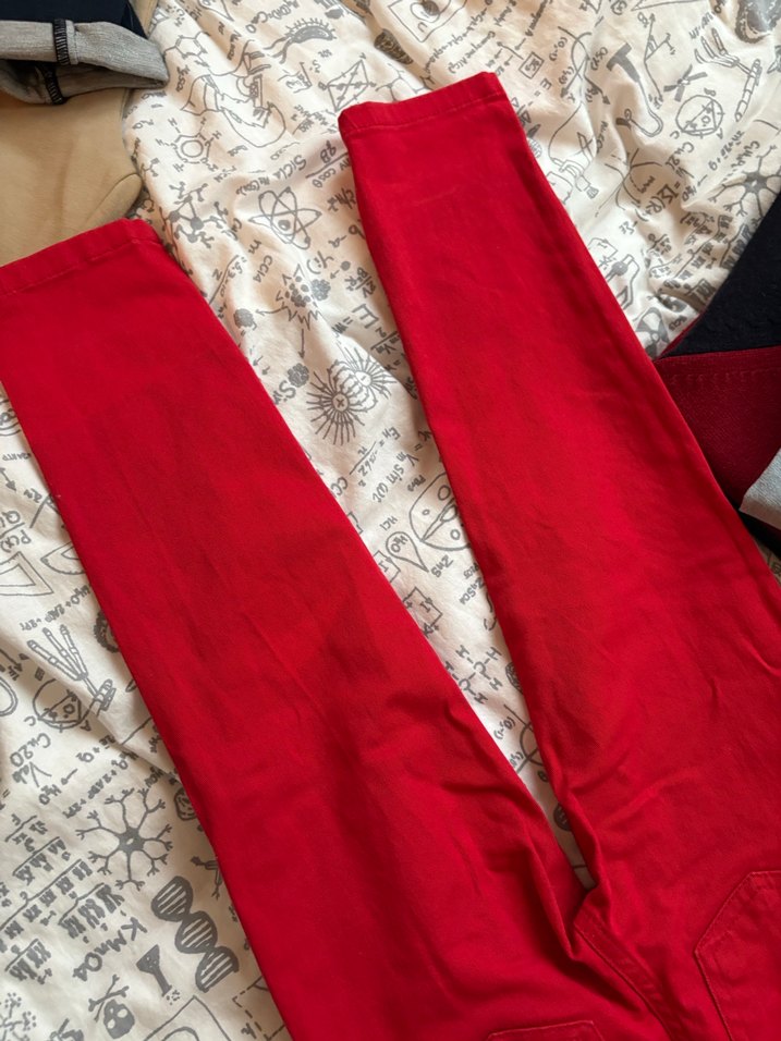 Erkek Çocuk Kırmızı Düğmeli Pantolon - Görsel 3