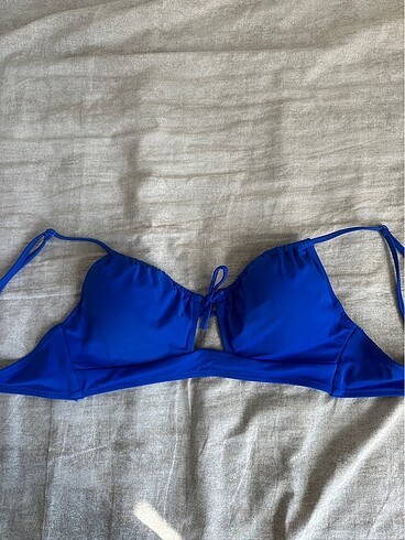 Penti bikini üstü