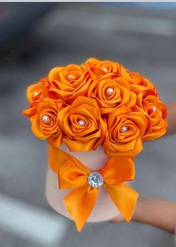 Pembe ve krem yapay gül hediye kutusu - Görsel 3