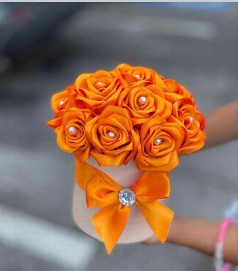 Pembe ve krem yapay gül hediye kutusu - Görsel 3