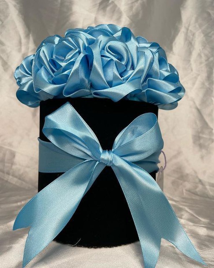 Pembe ve krem yapay gül hediye kutusu - Görsel 5