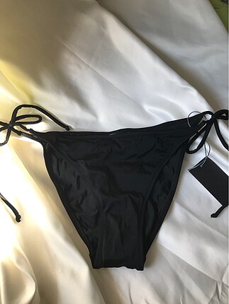 Siyah bikini altı
