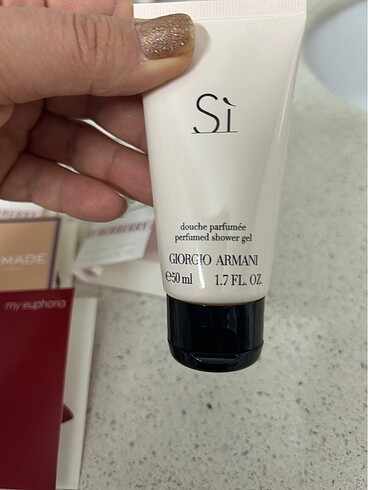 Giorgio Armani Orjinal parfümler ve duş jeli