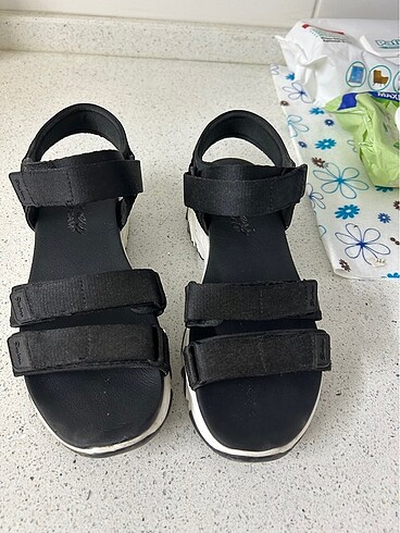 38 Beden siyah Renk Orjinal Skecher