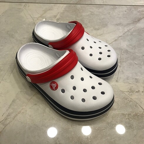 Beyaz crocs