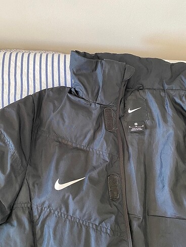 l Beden siyah Renk Nike erkek şişme mont