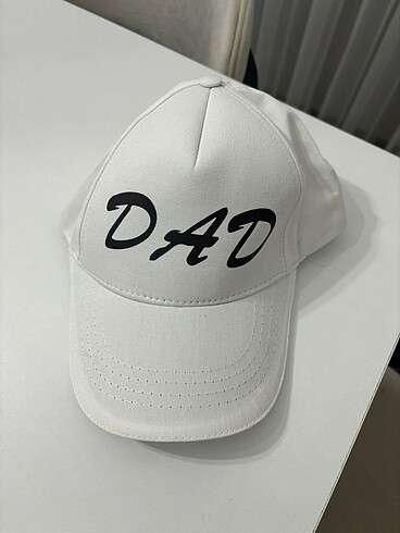 Şapka Dad yazılı