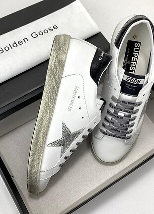 Golden Goose Deluxe SUPERSTAR Sneakers