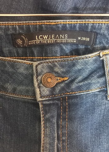 Nakışlı Düğmeli Kadın Kot Pantolon - Görsel 3