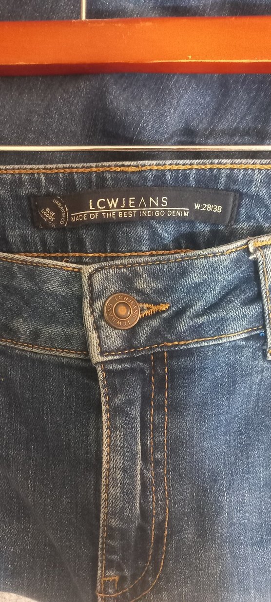 Nakışlı Düğmeli Kadın Kot Pantolon - Görsel 3