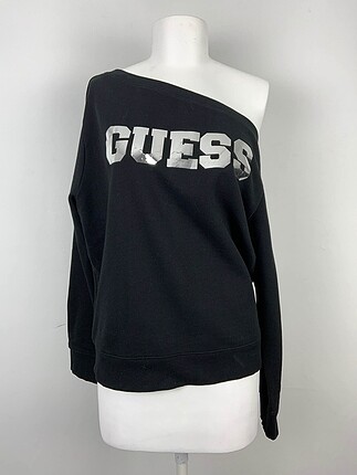Guess Sweatshirt %70 İndirimli.