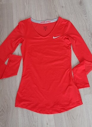 Nike pro kırmızı sweattshirt