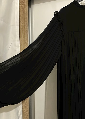 Siyah Piliseli Uzun Kadın Elbise - Görsel 3