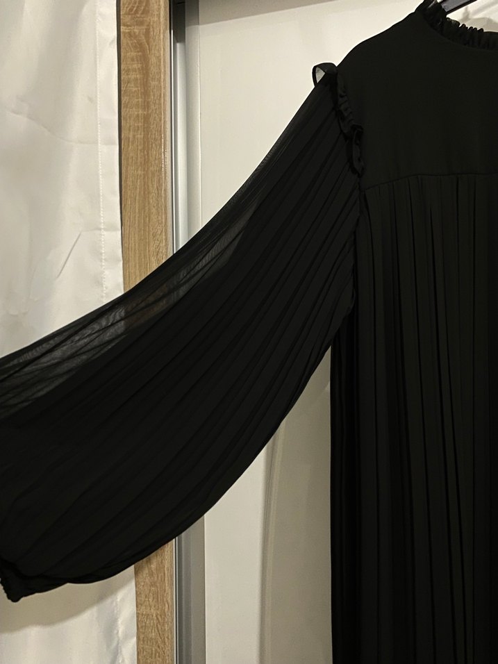 Siyah Piliseli Uzun Kadın Elbise - Görsel 3