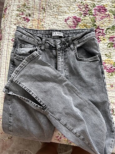 36 Beden Paça detay jean