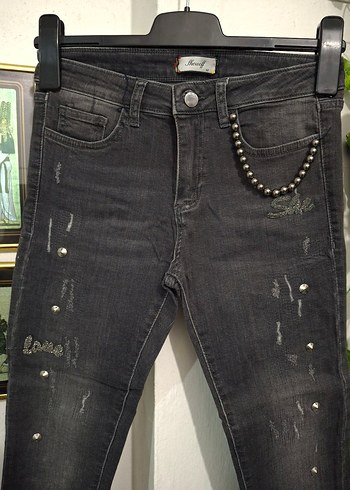 Zincir Detaylı Nakışlı Siyah Kadın Jean - Görsel 2