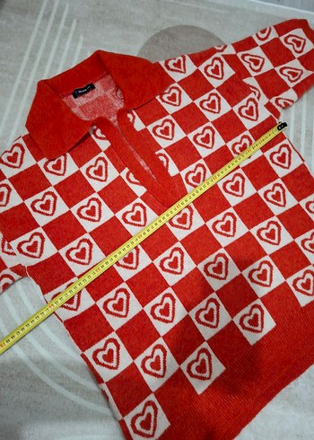Kırmızı Kalp Desenli V Yakalı Triko Kazak - Görsel 6