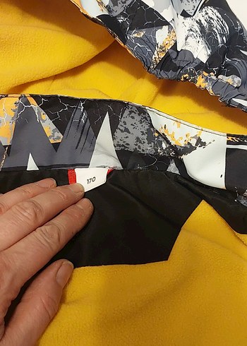 Kapüşonlu Baskılı Siyah Erkek Çocuk Ceketi su gecirmez - Görsel 5