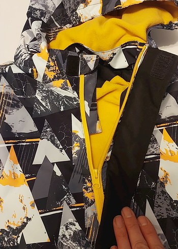 Kapüşonlu Baskılı Siyah Erkek Çocuk Ceketi su gecirmez - Görsel 4