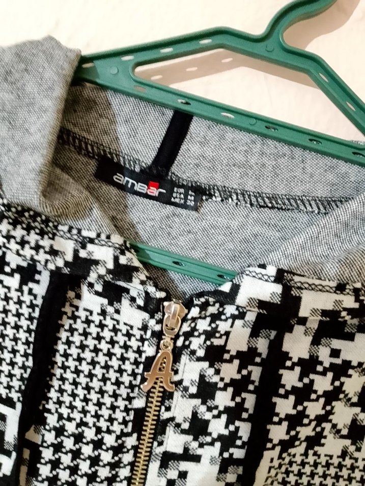 Gri Kapüşonlu Kadın Uzun Desenli Ceket - Görsel 2