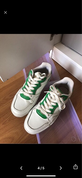 Beyaz sneaker