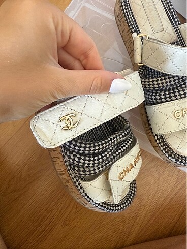 38 Beden beyaz Renk Chanel terlik