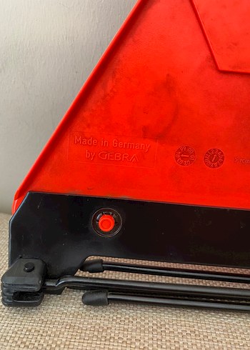 Kırmızı Reflektörlü Üçgen Uyarı Levhası - Görsel 5