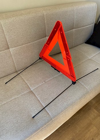 Kırmızı Reflektörlü Üçgen Uyarı Levhası - Görsel 3