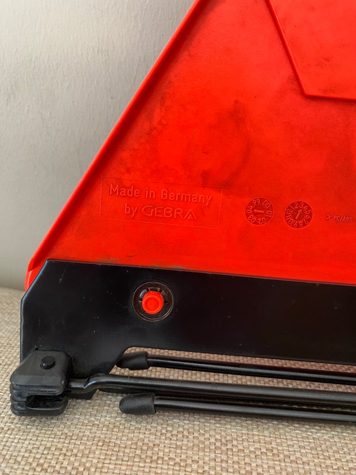 Kırmızı Reflektörlü Üçgen Uyarı Levhası - Görsel 5