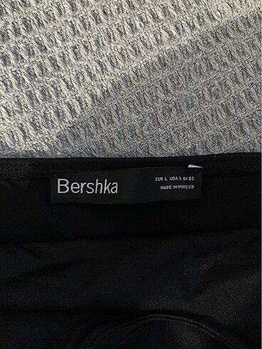 Bershka Göğüs dekolteli top
