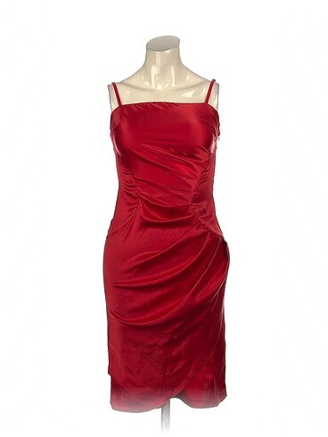 PreLoved Kısa Elbise %70 İndirimli.