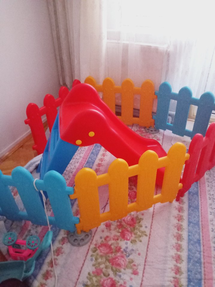 Renkli Çocuk Oyun Alanı ve Kırmızı Kaydırak - Görsel 3