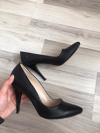Siyah Stiletto