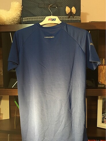 Under armour tshirt