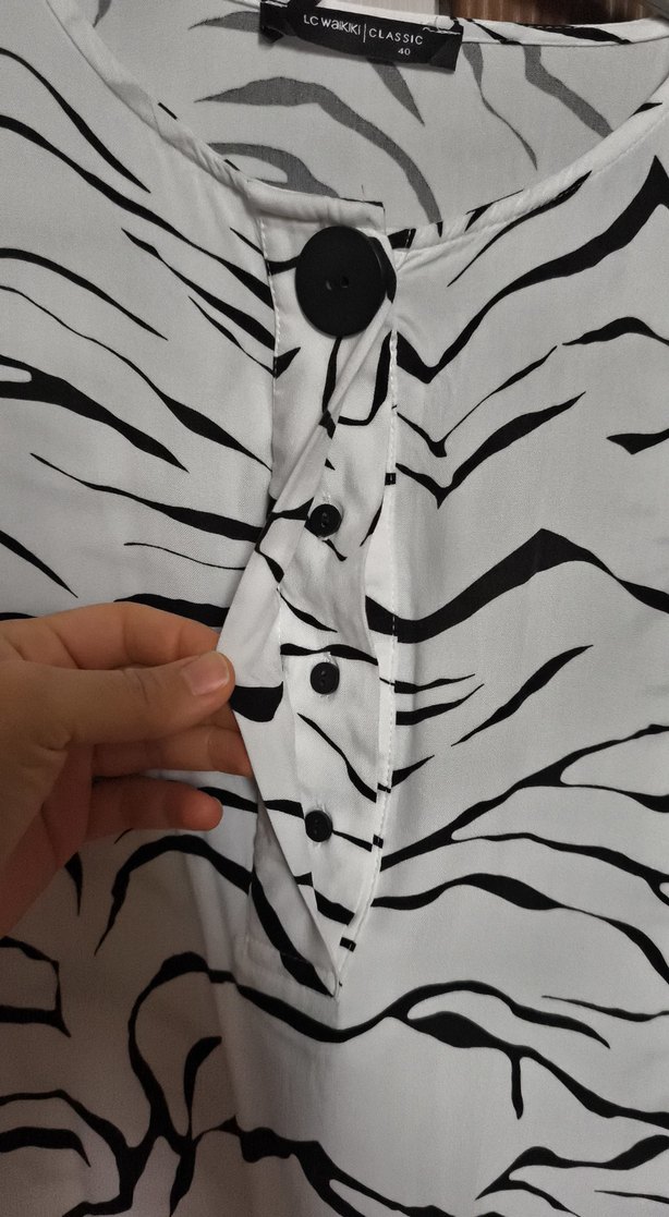 Zebra Desenli Uzun Kollu Kadın Tunik - Görsel 3