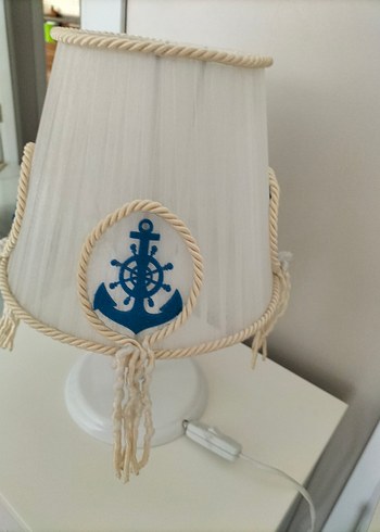 Beden beyaz Renk Mavi Çapa Detaylı Masa Lambası
