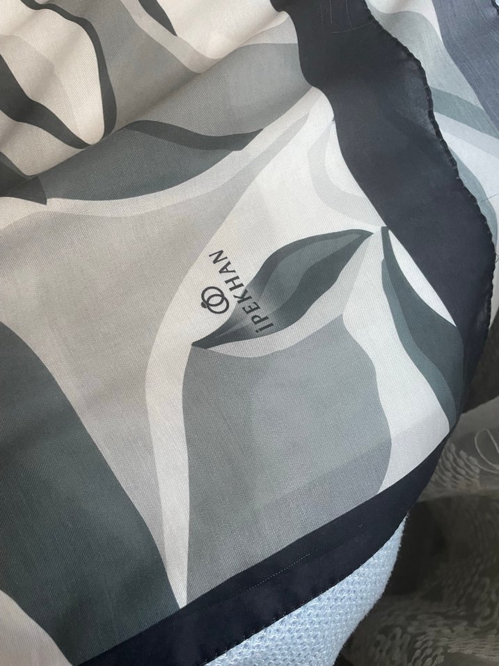 Soyut Desenli Gri şal - Görsel 3