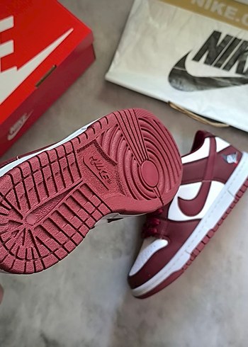38 Beden bordo Renk Nike Jeff Stapl X DUNK LOW PRO GÜVERCİN BORDO