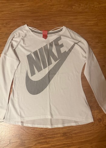 Nike Beyaz Uzun Kollu Tişört